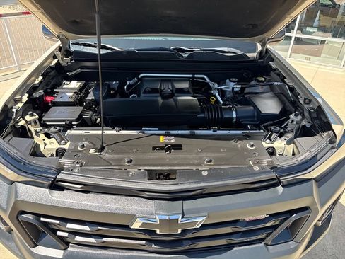 Used 2023 Chevrolet Colorado Trail Boss w/ Technology Package AWD/4WD image 21
