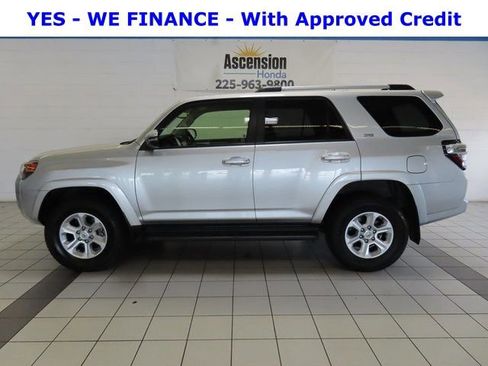 Used 2024 Toyota 4Runner SR5 Premium image 3
