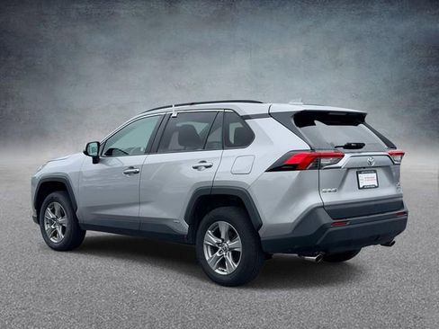 Used 2025 Toyota RAV4 XLE AWD/4WD image 4