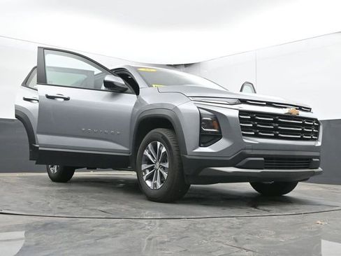 Used 2025 Chevrolet Equinox LT AWD/4WD image 47