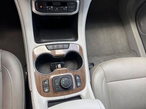 Used 2021 GMC Acadia SLE w/ Driver Convenience Package FWD image 20