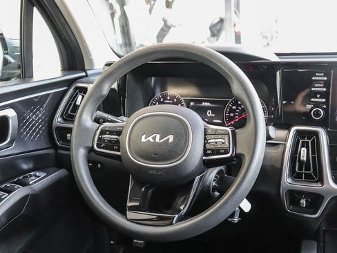 Used 2022 Kia Sorento LX AWD/4WD image 18