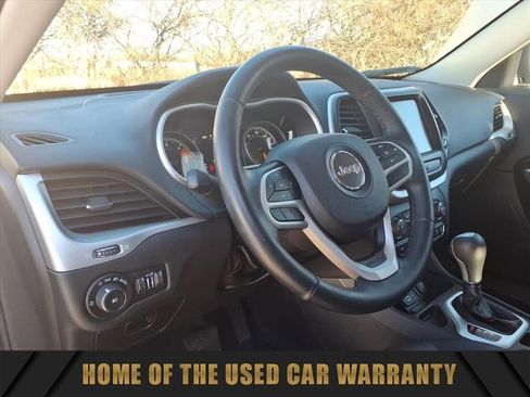 Used 2018 Jeep Cherokee Latitude Plus image 16