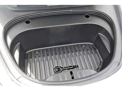 Used 2023 Tesla Model 3 Standard Range RWD image 32
