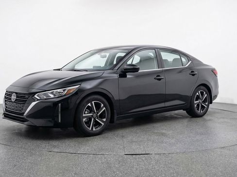 Used 2025 Nissan Sentra SV FWD image 2