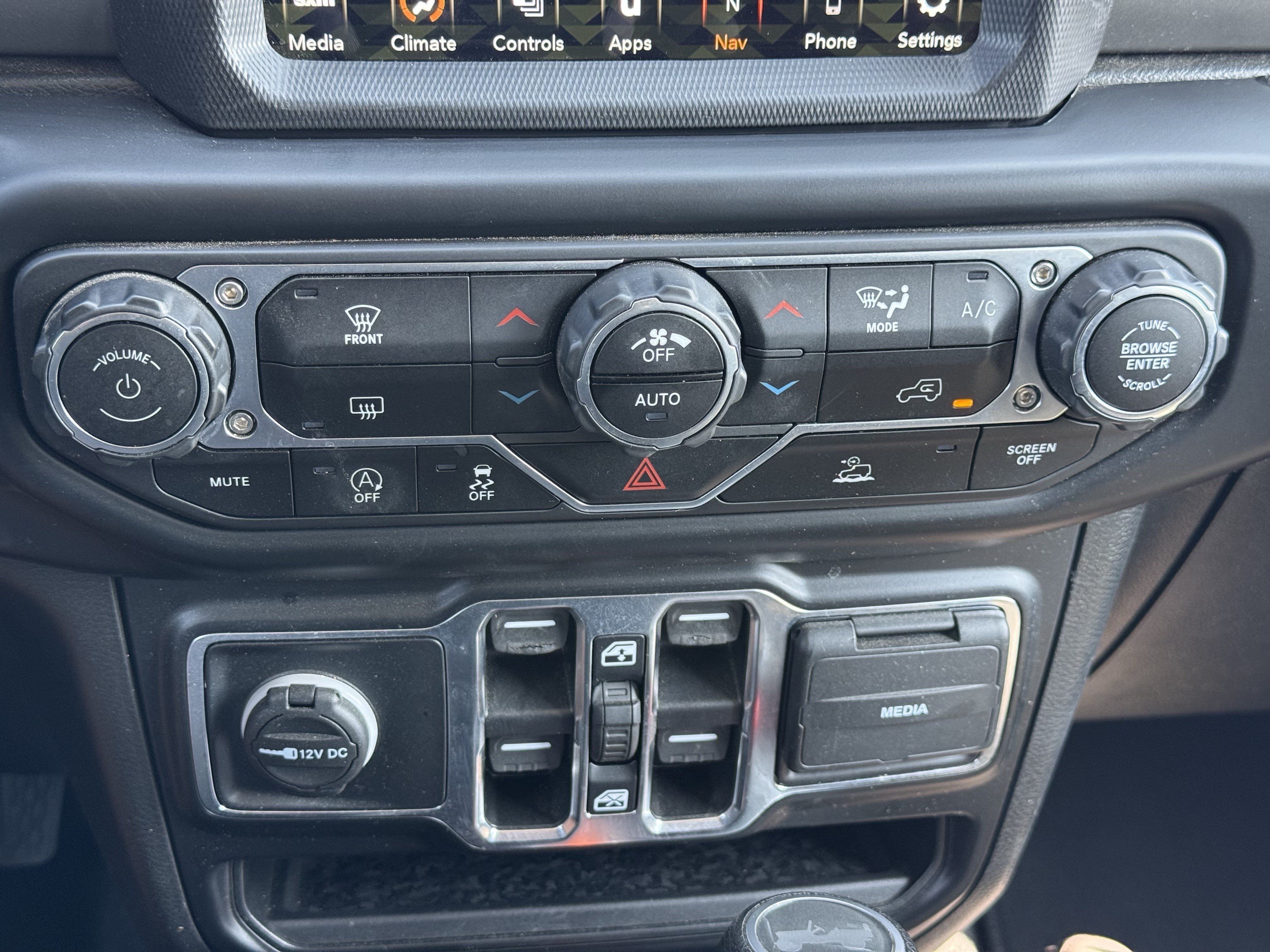 Used 2022 Jeep Wrangler Unlimited Sport AWD/4WD image 25