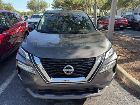 Used 2022 Nissan Rogue SV FWD image 2