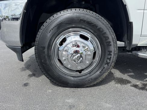 Used 2024 RAM 3500 Big Horn AWD/4WD image 43