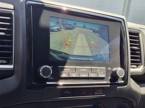 Used 2024 Nissan Frontier SV RWD image 6