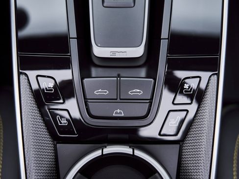 Used 2025 Porsche 911 Turbo S image 63