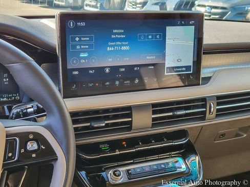 Used 2023 Lincoln Corsair Standard w/ Towing Package image 22