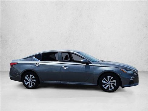 Used 2019 Nissan Altima 2.5 S FWD image 2