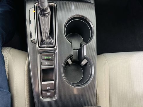 Used 2024 Honda Civic LX image 18