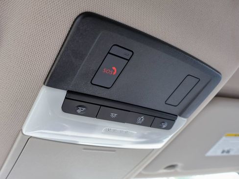 Used 2025 Nissan Rogue SV FWD image 16