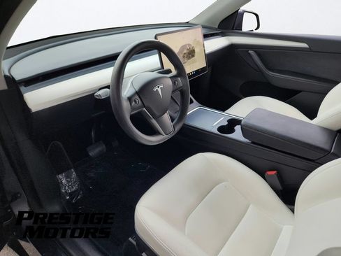 Used 2023 Tesla Model Y Long Range AWD/4WD image 16