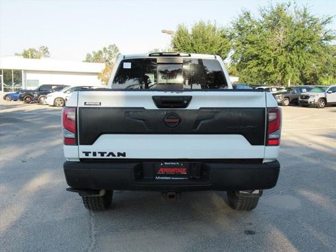 Used 2021 Nissan Titan PRO-4X w/ Pro-4x Convenience Package image 5