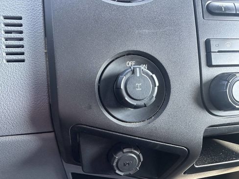 Used 2011 Ford F250 XL image 14