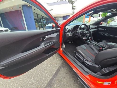 Used 2021 Hyundai Veloster Turbo FWD image 11