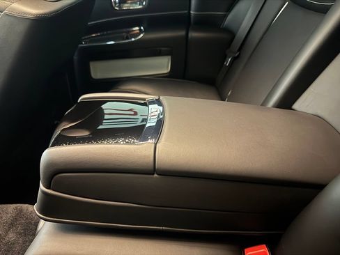 Used 2018 Rolls-Royce Ghost w/ Dynamic Package RWD image 47
