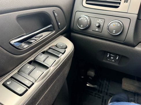 Used 2012 Chevrolet Avalanche LT image 8