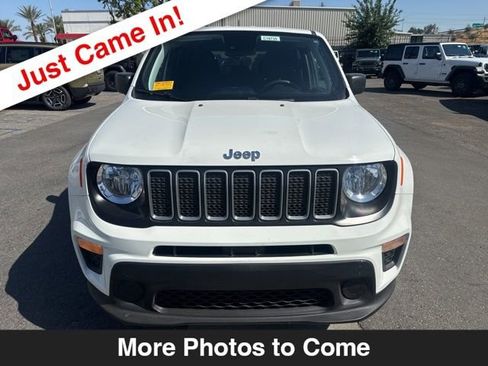Used 2023 Jeep Renegade Latitude AWD/4WD image 9