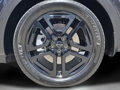Used 2025 Kia Telluride SX X-Line AWD/4WD image 42