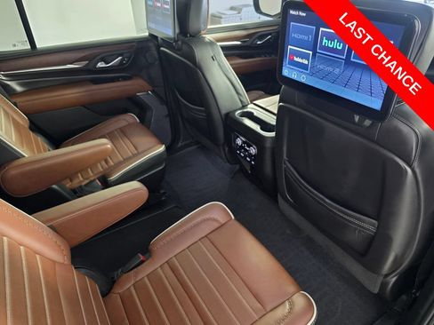 Used 2024 GMC Yukon Denali Ultimate AWD/4WD image 31