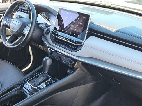 Used 2022 Jeep Compass Limited image 27