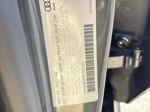 Used 2022 Audi e-tron GT Prestige AWD/4WD image 29