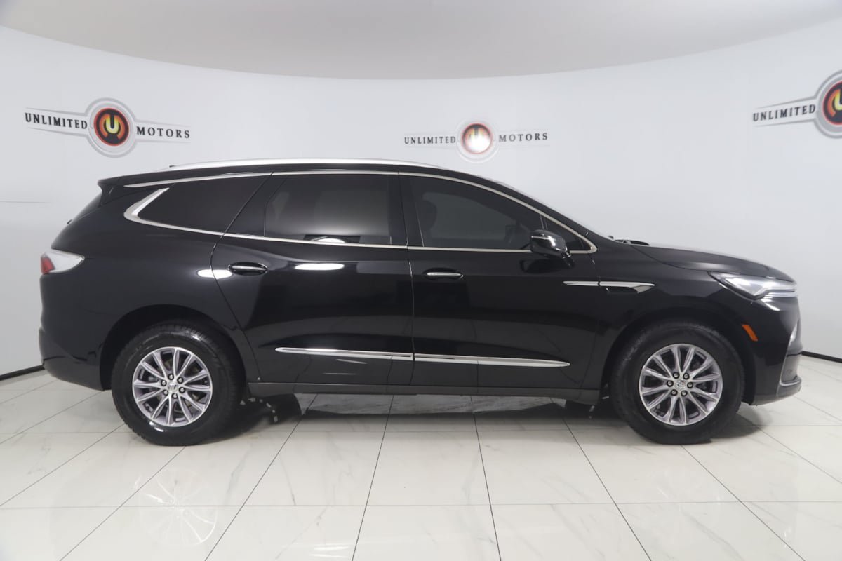 Used 2024 Buick Enclave Premium FWD image 2