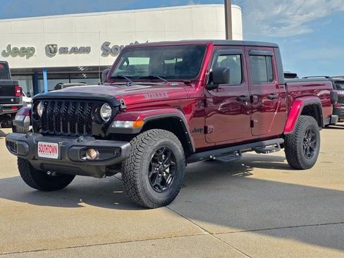 Used 2021 Jeep Gladiator Sport AWD/4WD image 3