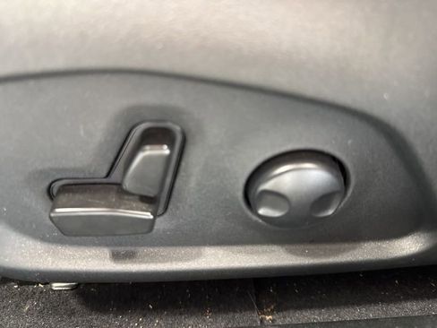 Used 2022 Jeep Compass Limited image 19