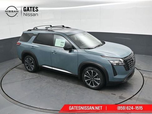 New 2026 Nissan Pathfinder Platinum image 42