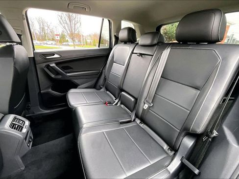 Used 2021 Volkswagen Tiguan SEL image 31