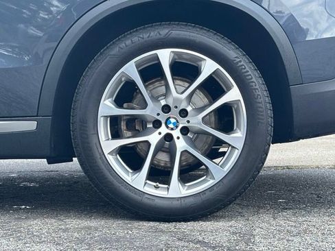 Used 2021 BMW X5 xDrive40i w/ Executive Package AWD/4WD image 3