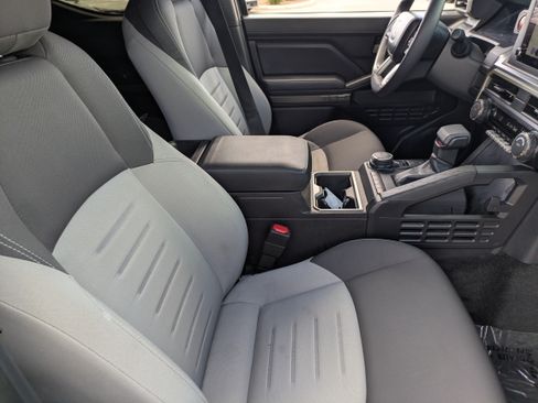 Used 2025 Toyota Tacoma TRD Sport AWD/4WD image 10