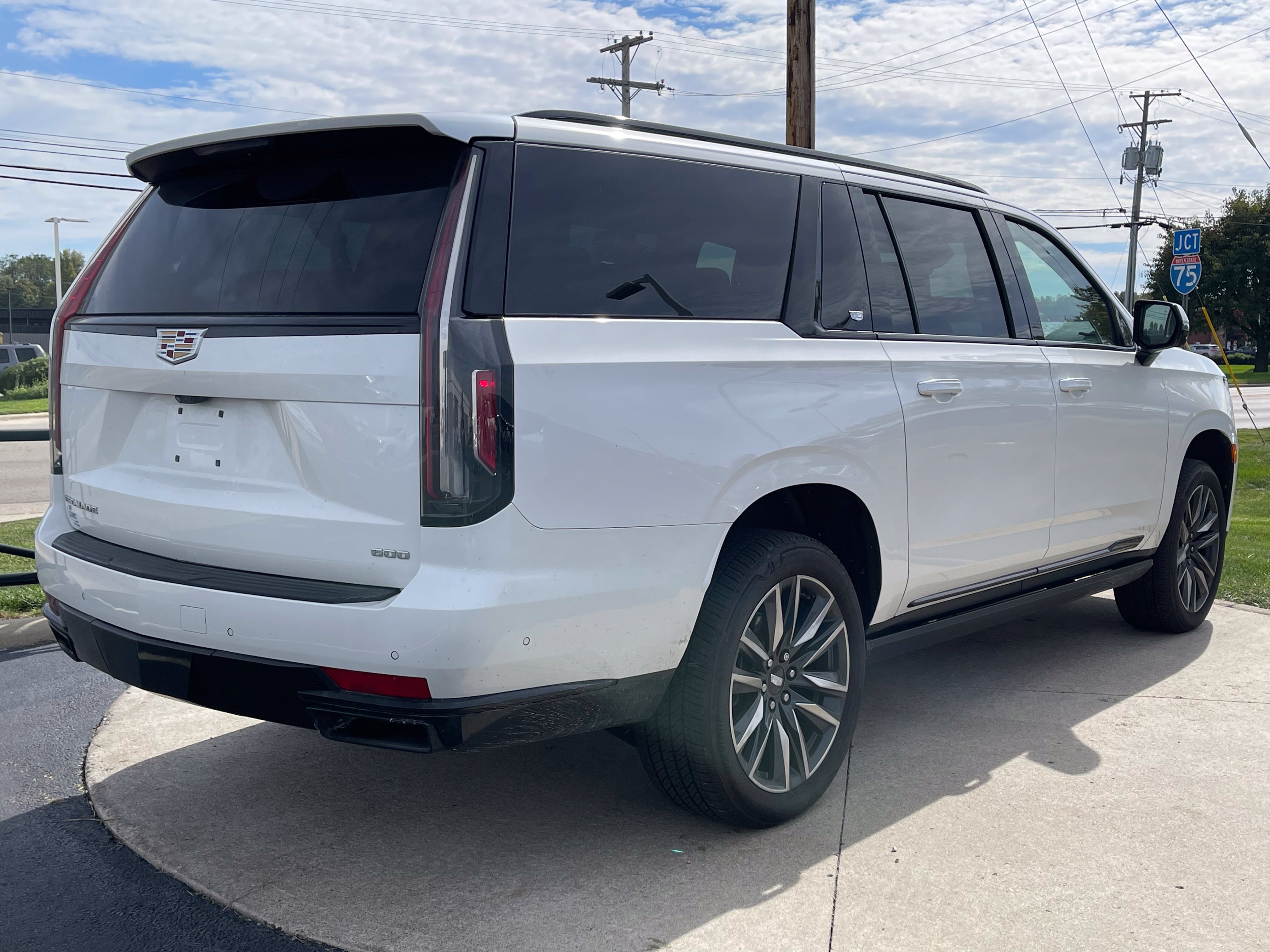 Used 2021 Cadillac Escalade ESV Sport Platinum w/ Heavy-Duty Trailer Package AWD/4WD image 7
