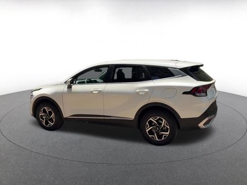 Used 2025 Kia Sportage LX image 10