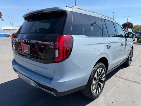 New 2026 Ford Expedition Platinum w/ Driver's Package AWD/4WD image 3