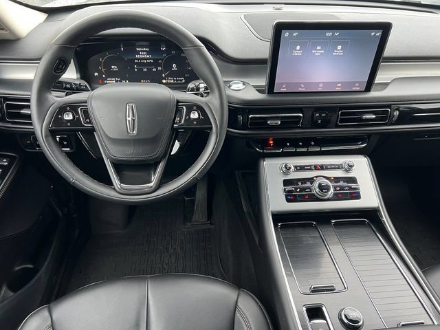 Used 2023 Lincoln Aviator AWD w/ Premium Package image 2