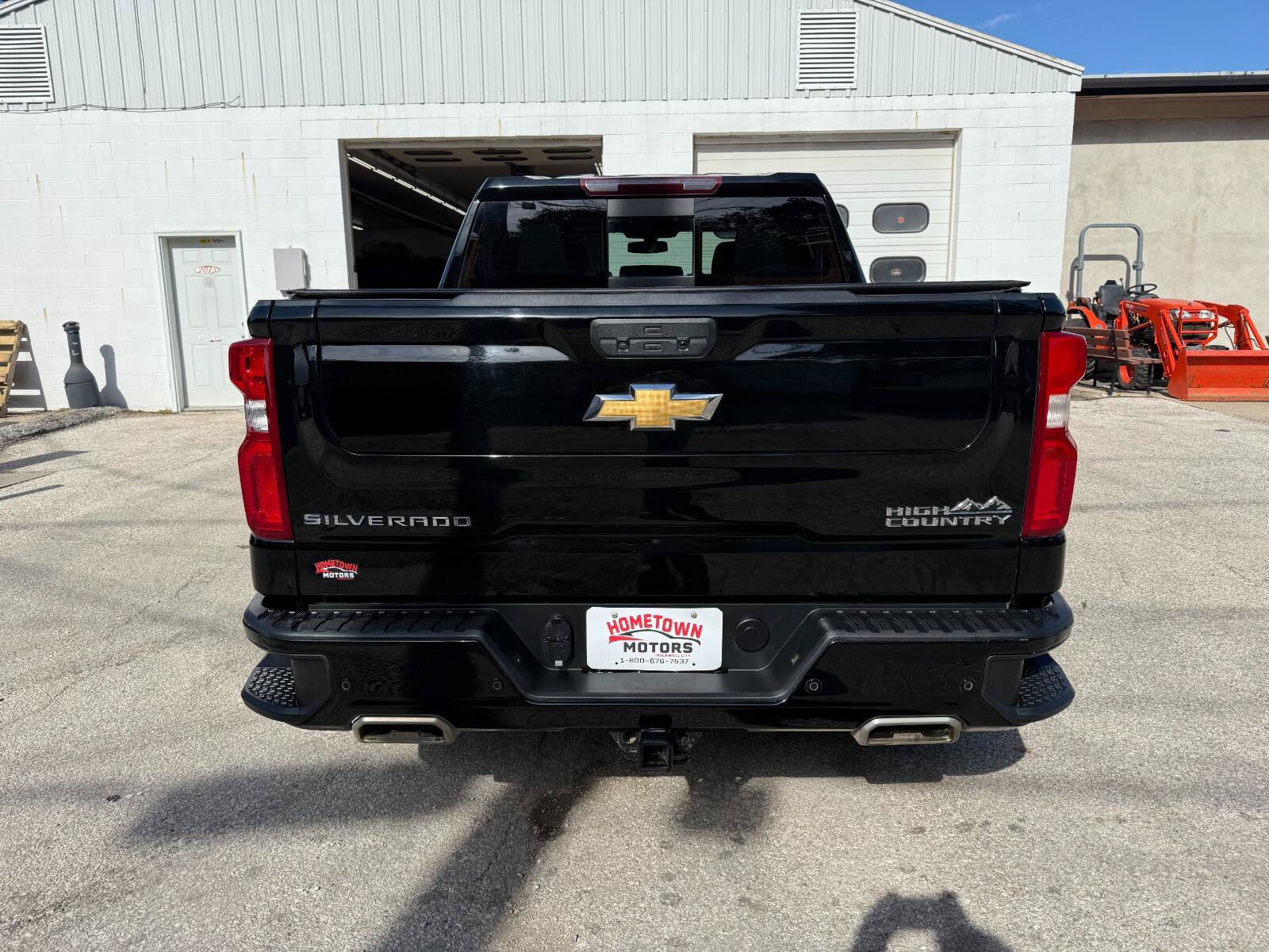 Used 2022 Chevrolet Silverado 1500 High Country w/ Z71 Off-Road Package AWD/4WD image 5