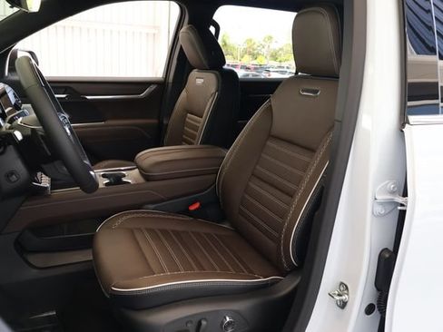 New 2026 GMC Acadia Denali Ultimate AWD/4WD image 13