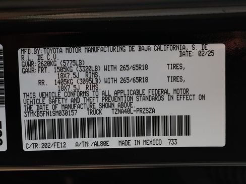 Used 2025 Toyota Tacoma TRD Sport w/ TRD Sport Upgrade Package image 36