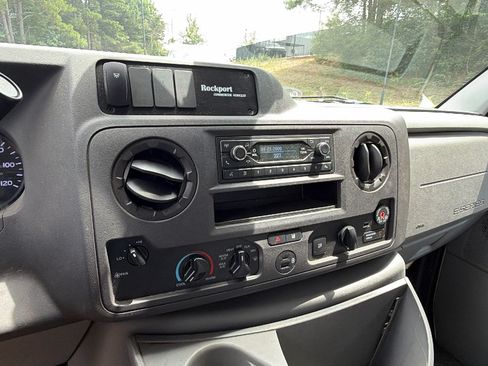 Used 2022 Ford E-350 and Econoline 350 Super Duty RWD image 26