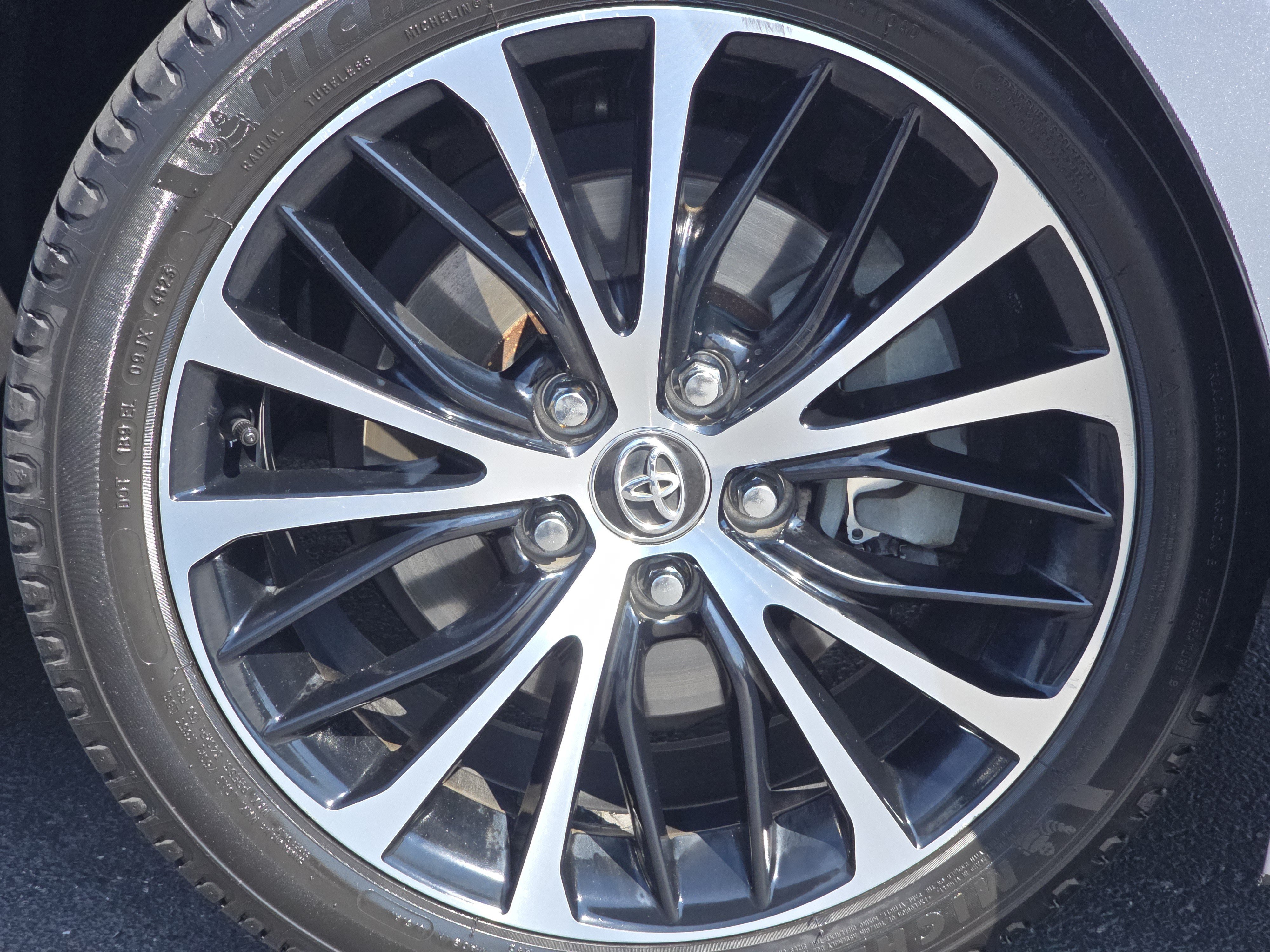 Used 2020 Toyota Camry SE FWD image 13