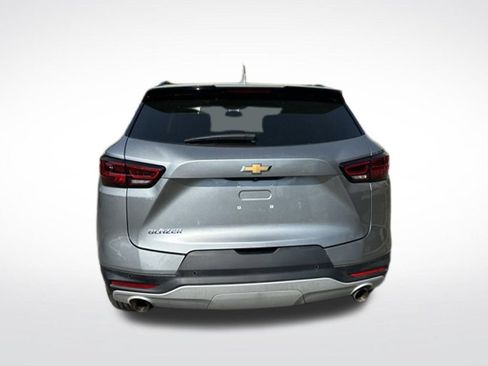 Used 2024 Chevrolet Blazer LT w/ Convenience Package FWD image 5