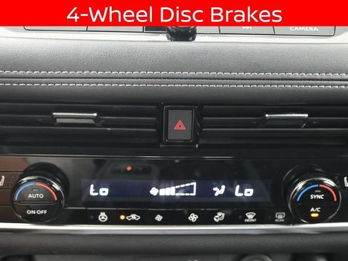 Used 2024 Nissan Rogue SL AWD/4WD image 31