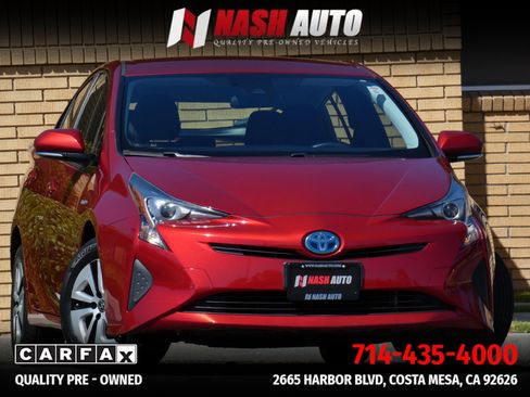 Used 2017 Toyota Prius Three w/ Carpet Mat Package FWD image 3