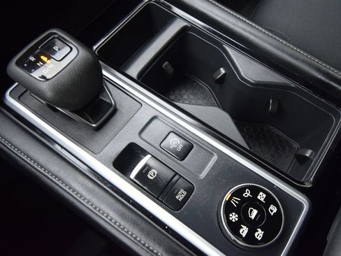 Used 2025 Nissan Pathfinder SV AWD/4WD image 26
