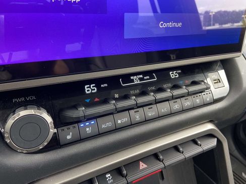 Used 2026 Toyota Sequoia Platinum AWD/4WD image 33